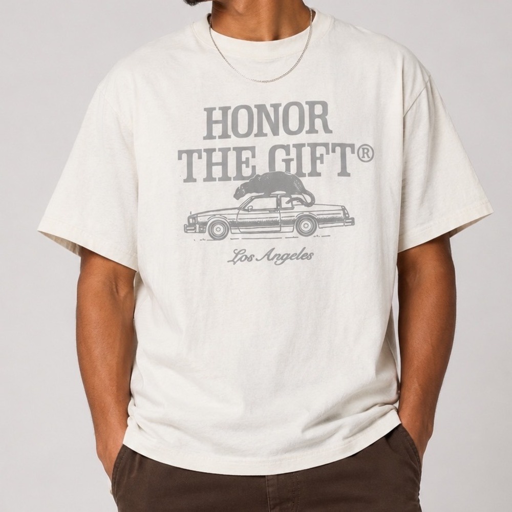 Honor The Gift Los Angeles Panther Car Graphic T-Shirt‎ Cream Mens XXL Boxy Fit